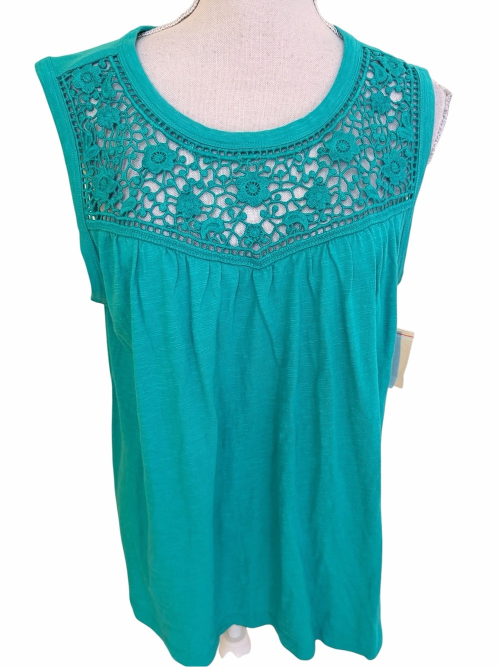 Lane Bryant Green Crochet Yoke Sleeveless Top 14/16